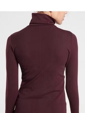 Athleta Flurry base layer Turtleneck